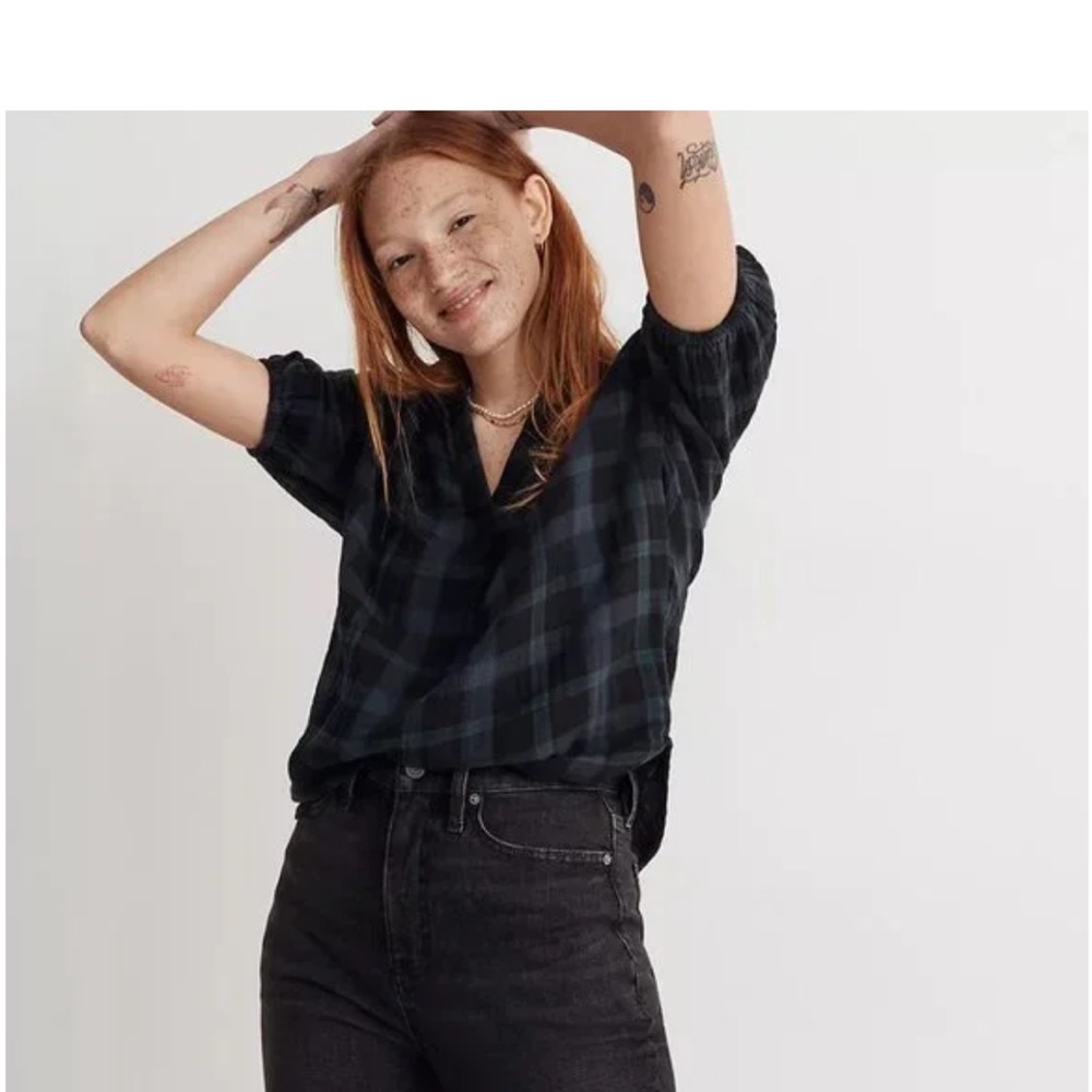 Madewell Black and Dark Green Plaid Short Sleeve V-Neck Blouse